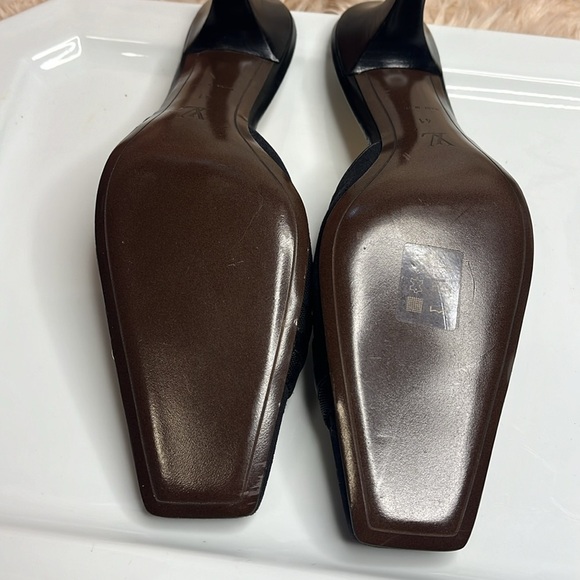 LOUIS VUITTON VINTAGE NEVER WORN HEELS - Picture 4 of 11
